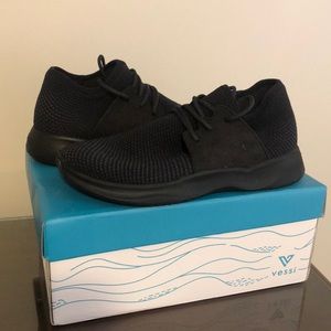 Vessi Everyday waterproof sneakers. Men’s size 8